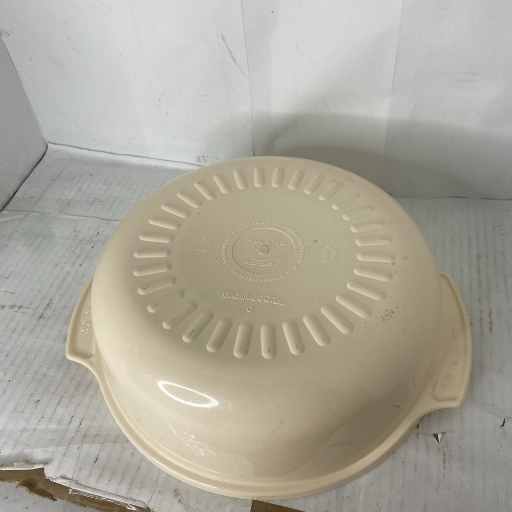 Tupperware 3 Pcs Microwave Cookware 2194A 2210A Lid 2193A Stackable Round Almond