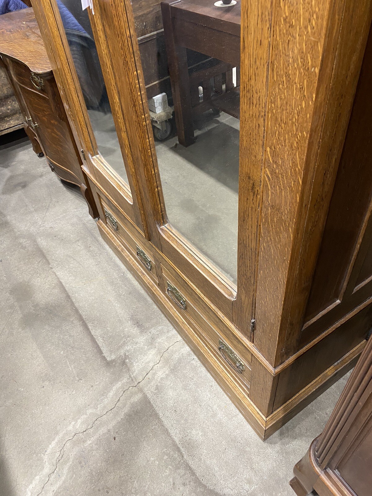 65564 Antique Victorian Oak 2 Door Wardrobe Cabinet