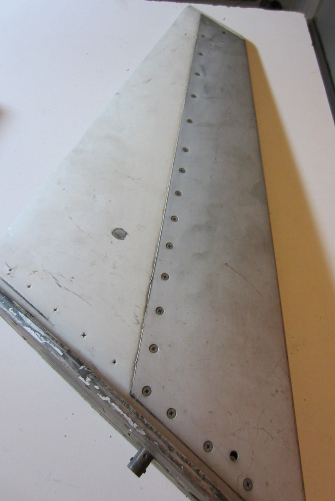 ANTENNA DORNE AND MARGOLIN DMC50-2 AS REMOVED
