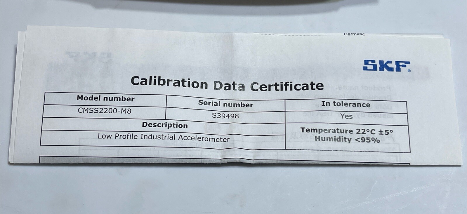 SKF CMSS 2200-M8 Industrial Accelerometer with Side Exit Calibration Certificate