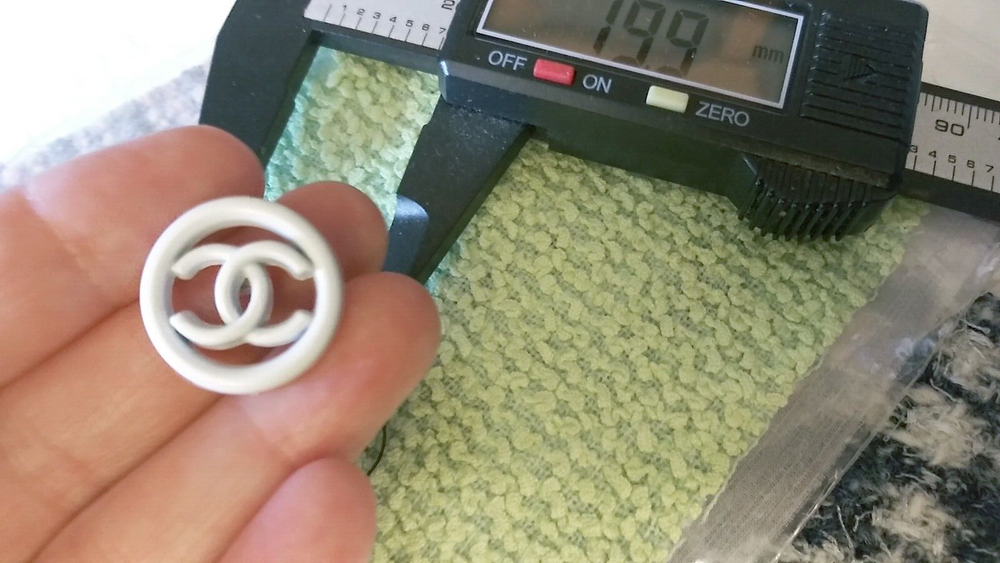 Authentic Chanel Button White Metal 20 mm Single