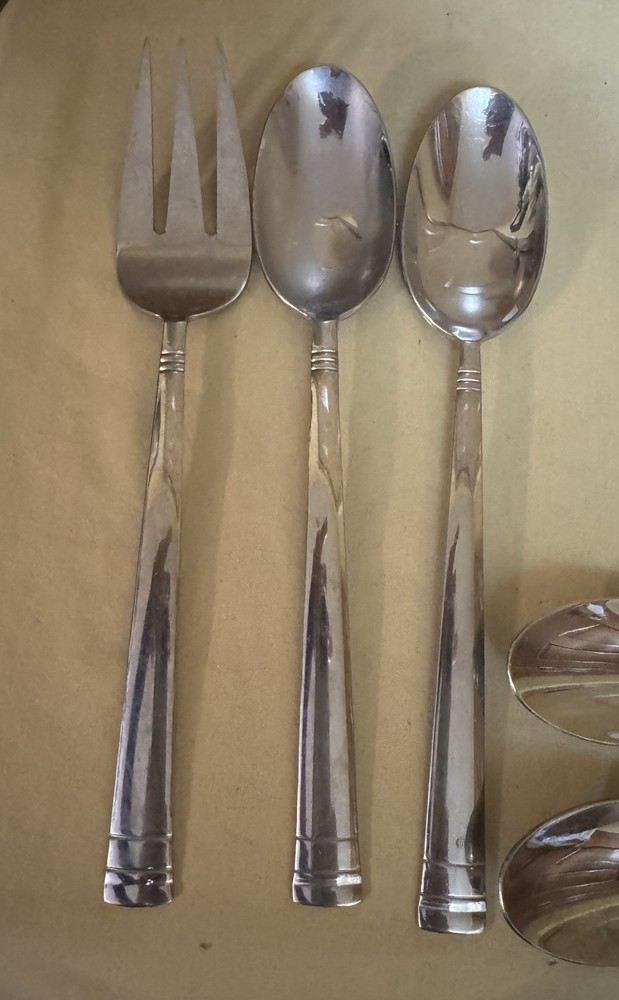Oneida Sunnybrook 14 Misc Pieces Stainless Flatware