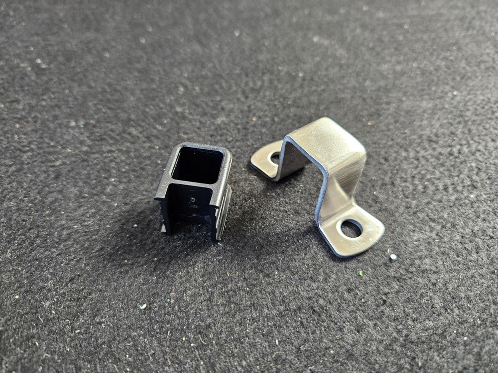 Von Duprin Vertical Surface Vertical Rod Guide US (26D)