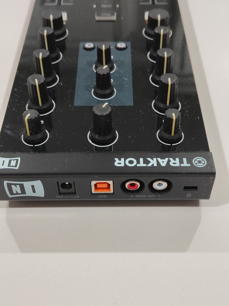 Native Instruments Traktor Kontrol Z1 DJ Mixer