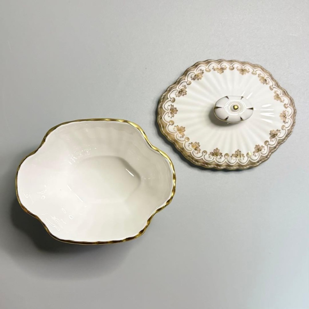 Spode Fleur de Lys Gold Sugar Pot