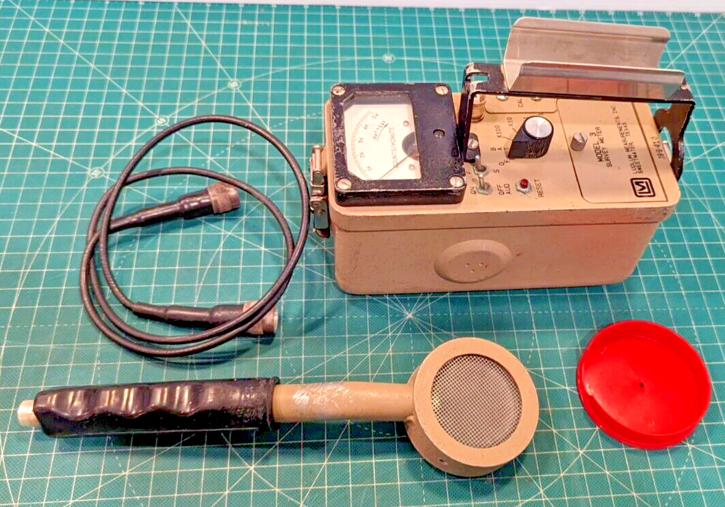 1x CLEAN Ludlum Model 3 Survey Meter CPM 44-9 Tested, Verified, and GUARANTEED