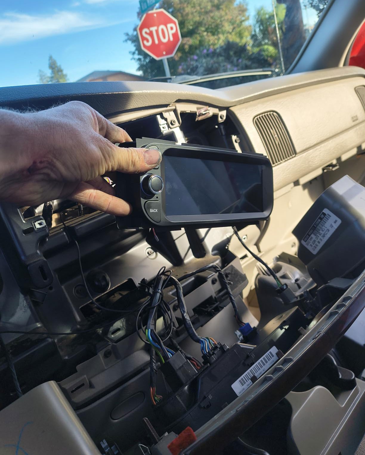 For 2002-2005 Dodge Ram Apple CarPlay Car Radio 8-Core 64GB Android 15 GPS WIFI