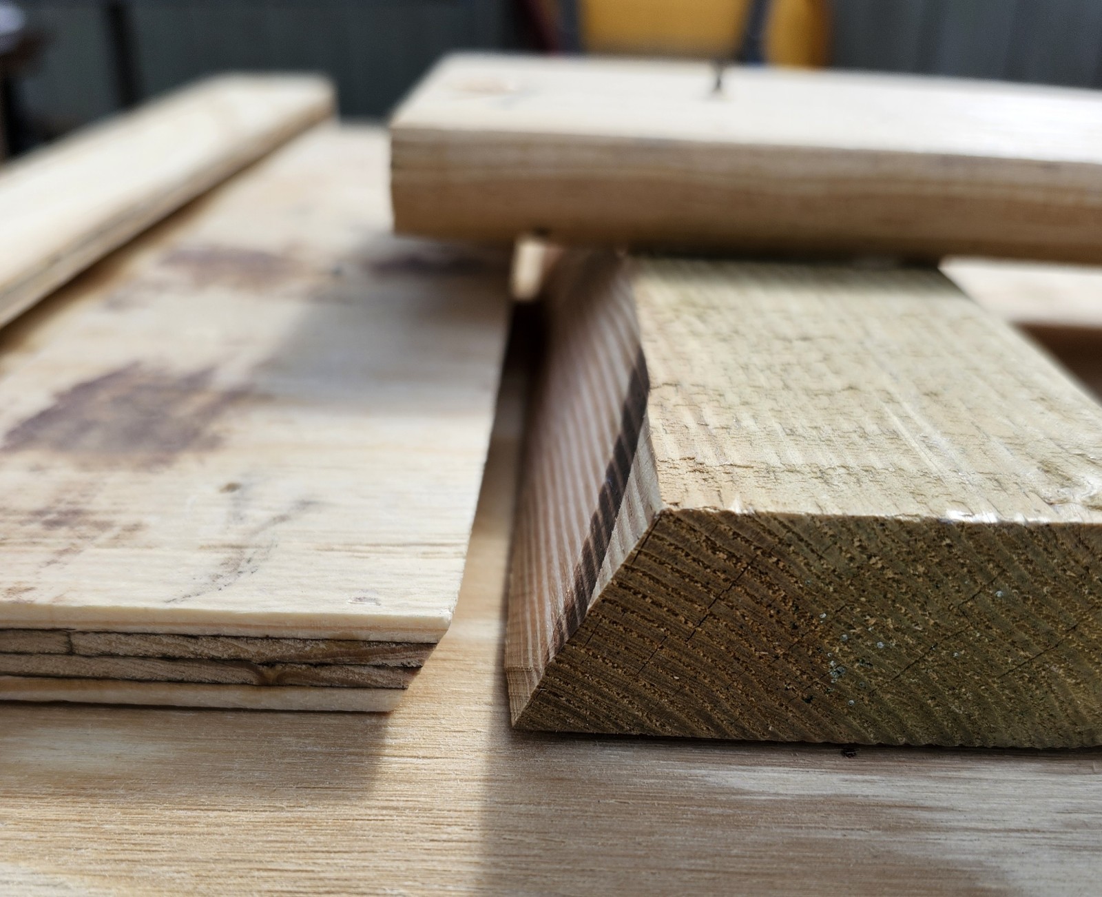 Honeybee Swarm Trap w/ Integrated Hanging Bracket = FREE BEES!!