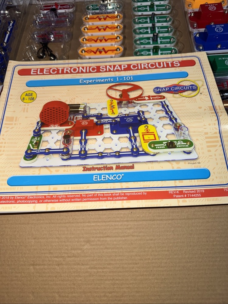 Snap Circuits Classic SC-300 Electronics Exploration Kit Opened Box Nice