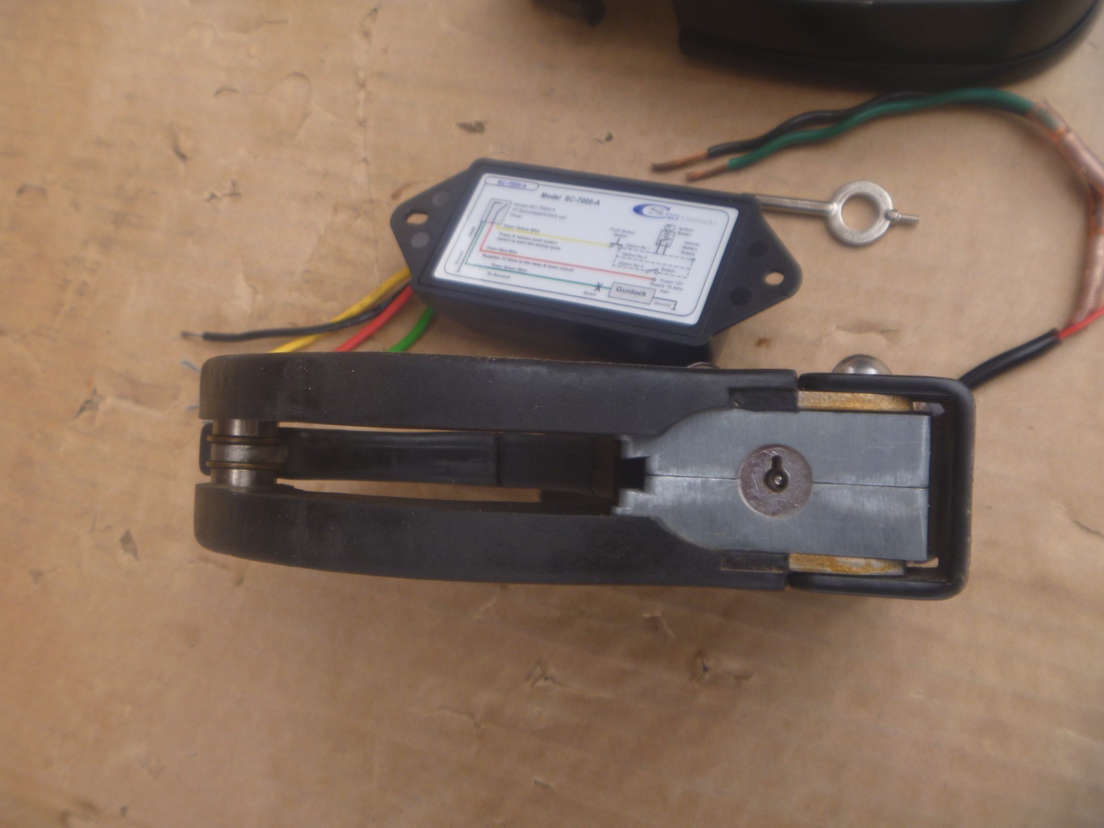 Santa Cruz Sc-5 Universal electric Gun Lock For Rifles /key/timer/butt included