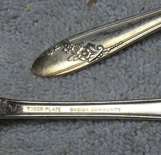 ** Vintage - TUDOR PLATE Oneida - DINNER FORK - QUEEN BESS pattern **