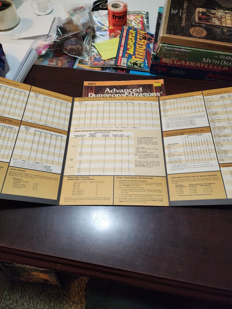 Vintage Dungeons & Dragons 2nd Edition Dungeon Master's Screen, Nice shape!