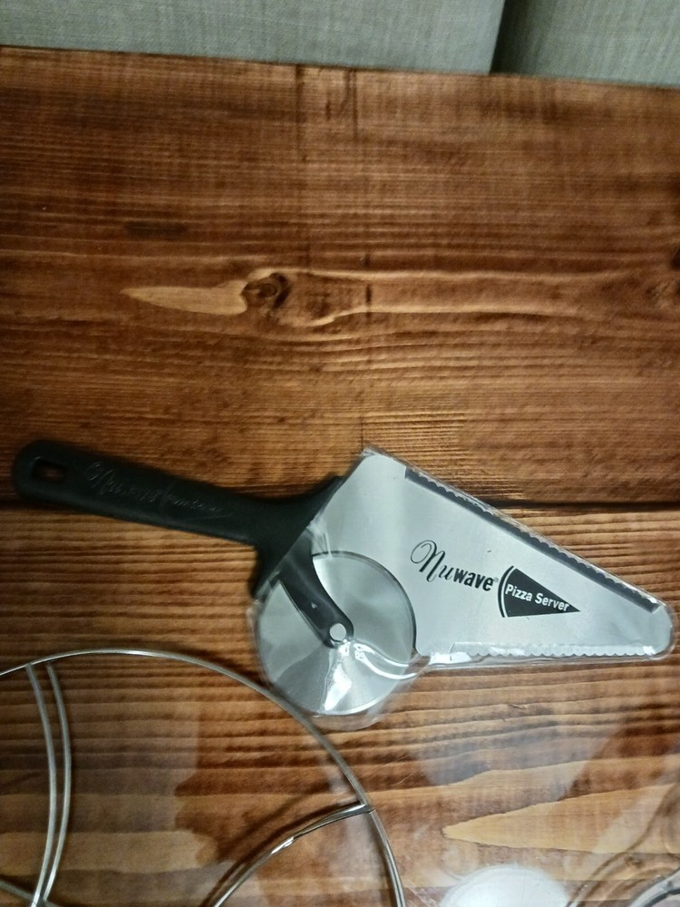 Nuwave Pizza Flipper And Pizza Server
