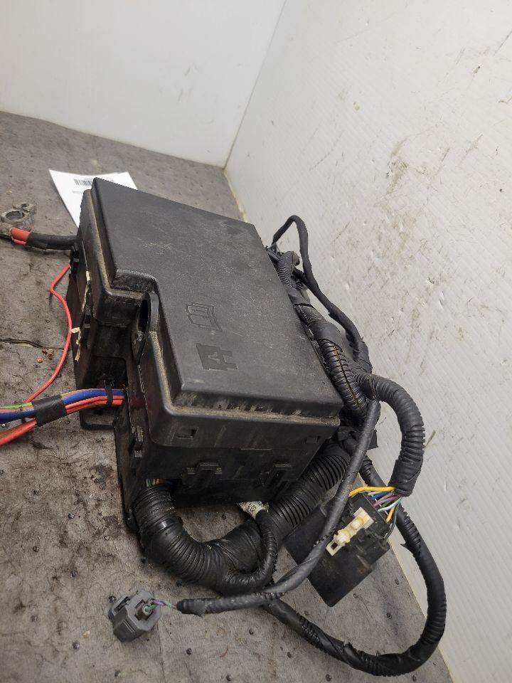 Fuse Box Engine Fits 19 ESCAPE 1608989