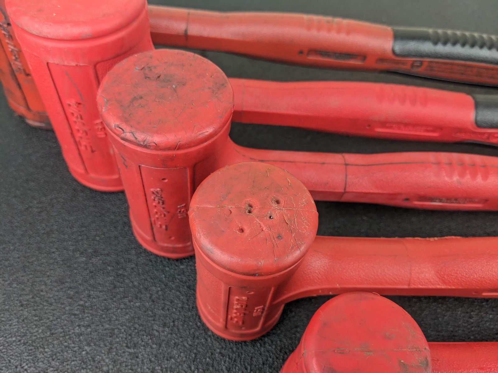 #bn105 Snap-on Tools 5Pc Master HBFE Red Soft Grip Dead Blow Hammer Set