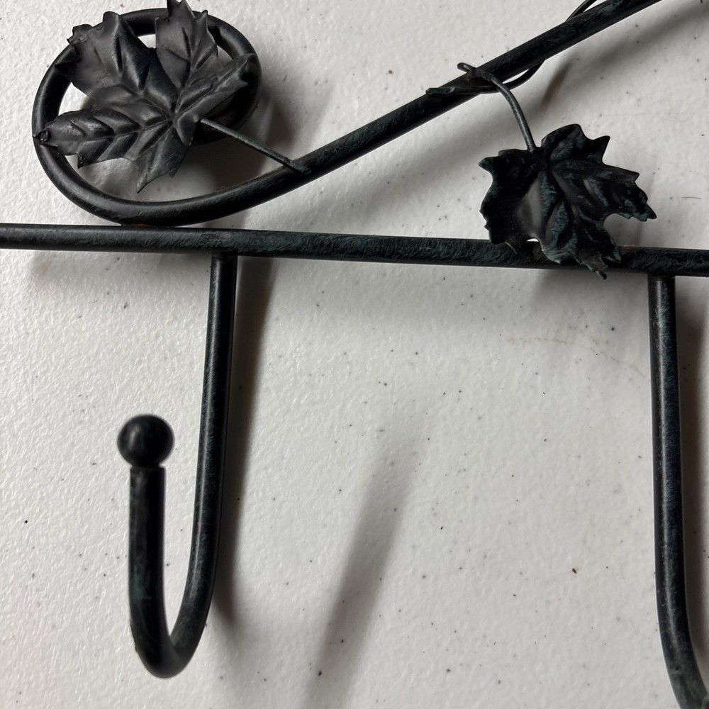 Rustic Wrought Iron Style Wall Mounted Coat Rack – 5 Hooks – Maple Leaf Design