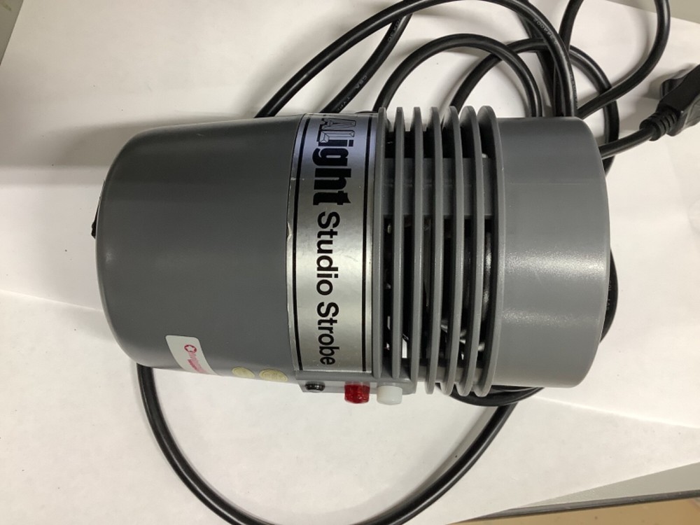 MEDALIGHT Professional Lighting PG3001-ML AC 100-120V Studio