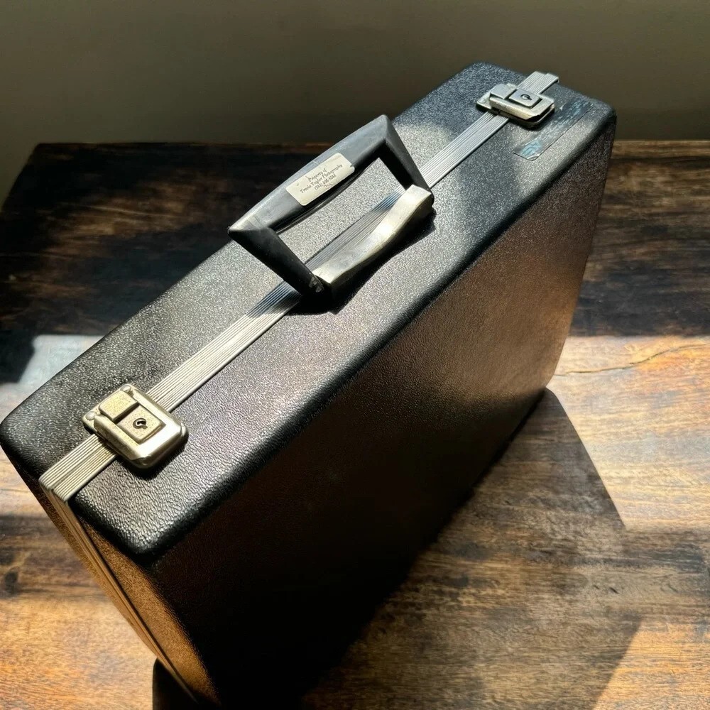 Smith-Victor SV portable "Attache" complete Location or studio Lighting Kit