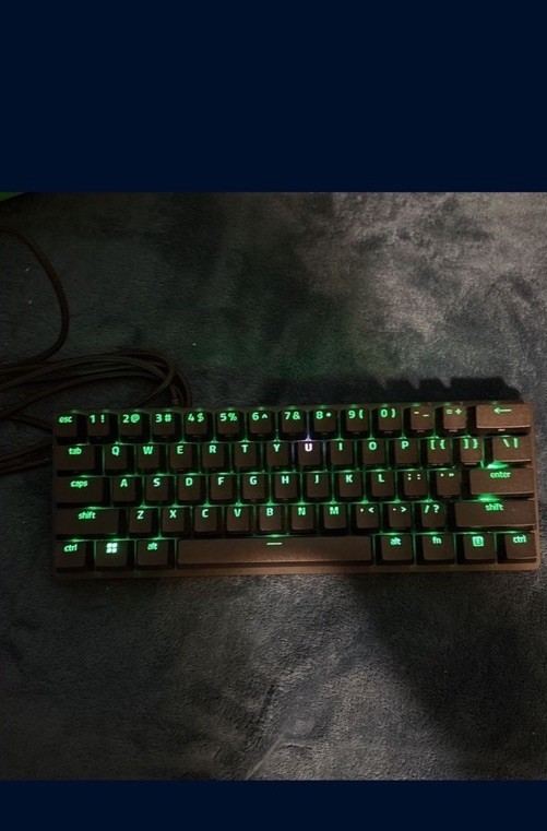Razer Keyboard, Mouse + AirPod Case