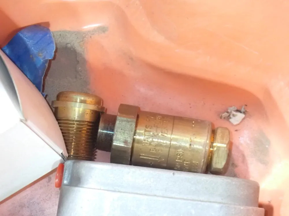 BRACKETS & VALVES 08250560805