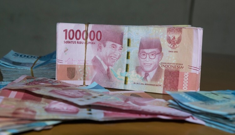 INDONESIAN RUPIAH 100,000 X 10= 1 Million (1,000,000) IDR CIRCULATED INDONESIA