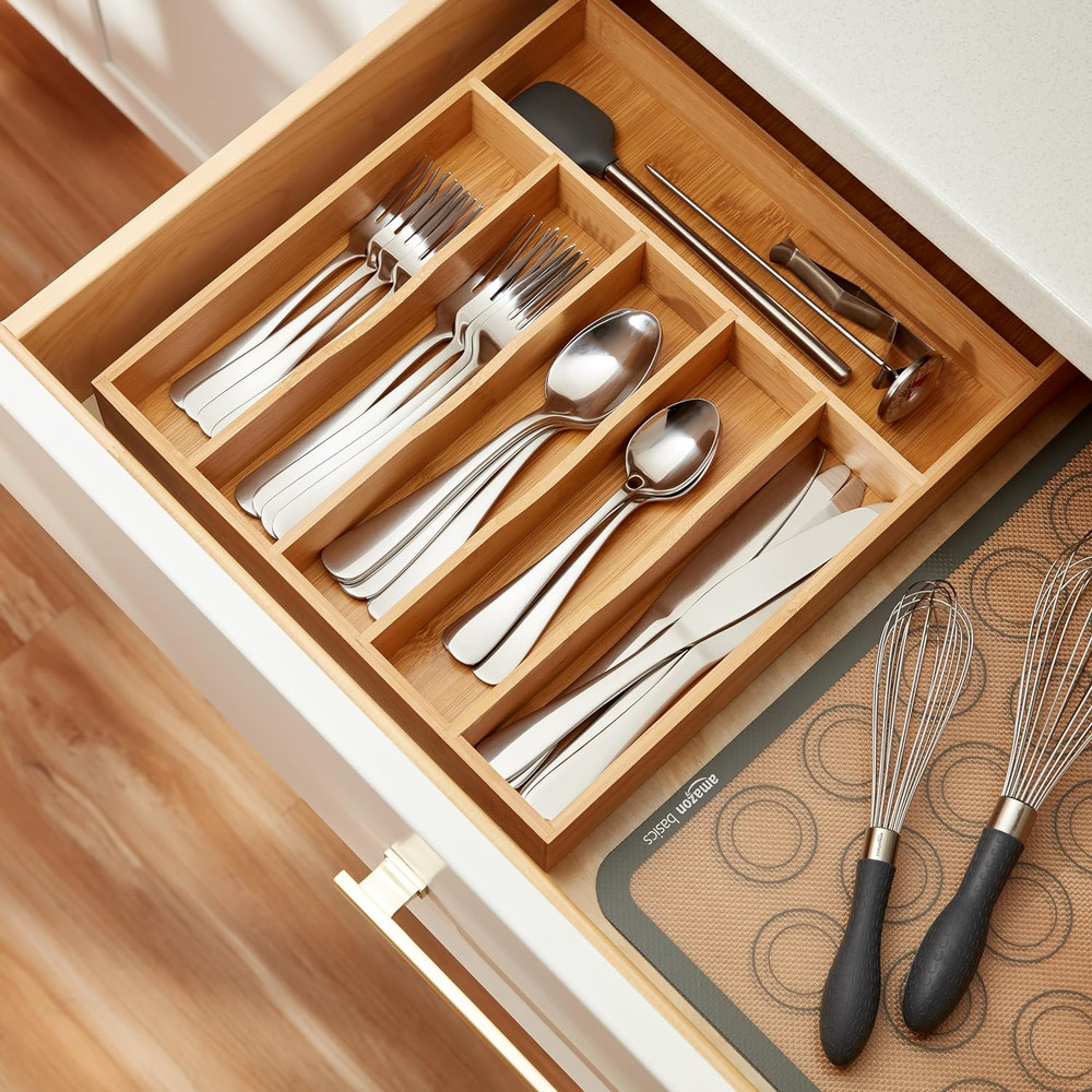 Amazon Basics Silverware Set, Stainless Steel Flatware, Dishwasher Safe, Service