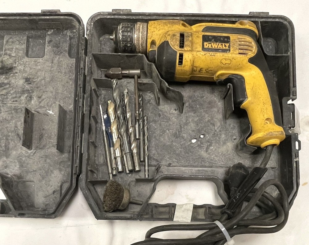 Dewalt Handheld Power Drill w/10 Bits & Case
