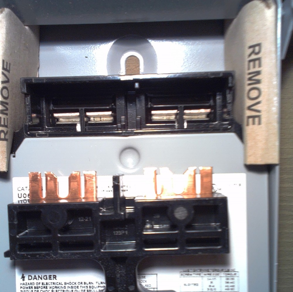 Midwest Rainproof Pullout Disconnect Switch 60A 240V Wall Mount MO3 U065P Gray