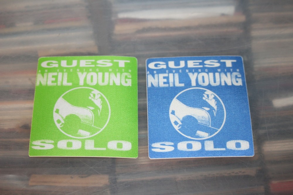 Neil Young  -  2x Unused Backstage Pass - FREE POSTAGE - lot #5