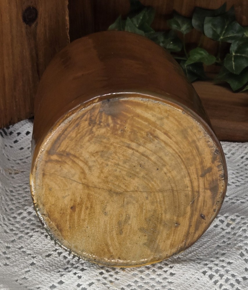 stoneware container (25058) hand painted