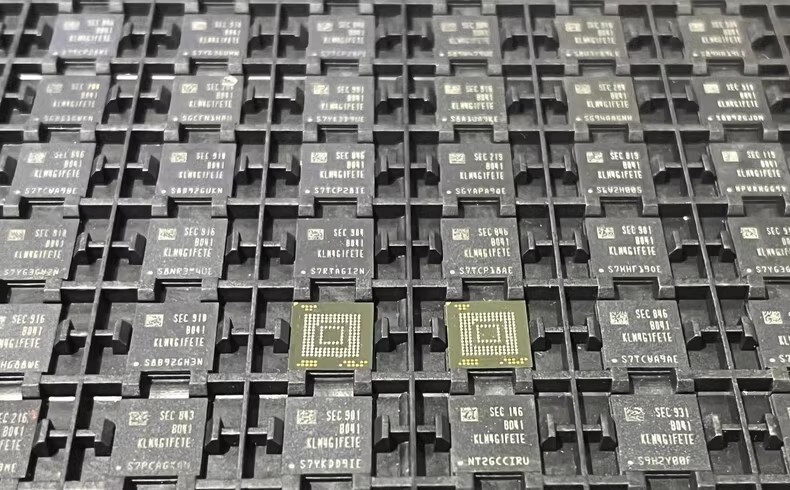 5pcs KLM4G1FETE-B041 4GB EMMC memory chips