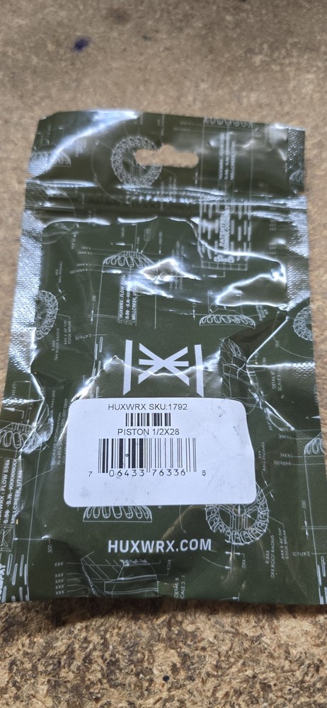 HUXWRX RAD PISTON 1/2X28