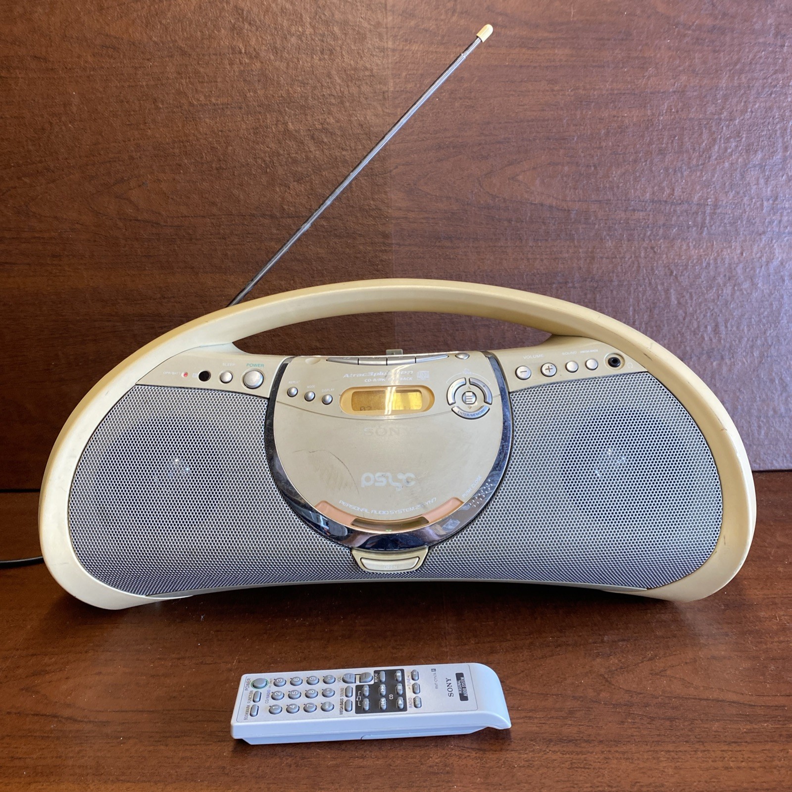 Sony ZS-YN7 Portable Boombox CD/R-RW AM/FM RADIO MegaBass W Remote No Batt Cover