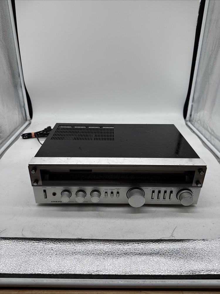 Onkyo TX-2000 Servo Locked Tuner Amplifier.    s6