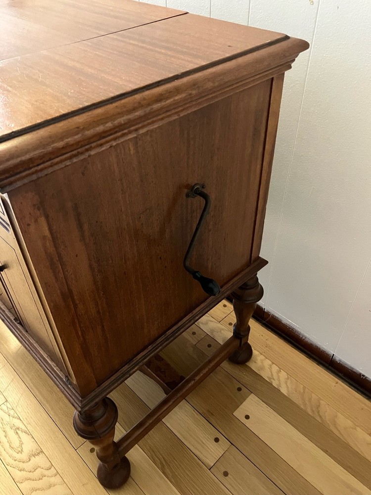 Victrola Granada Phonograph Serial #54371