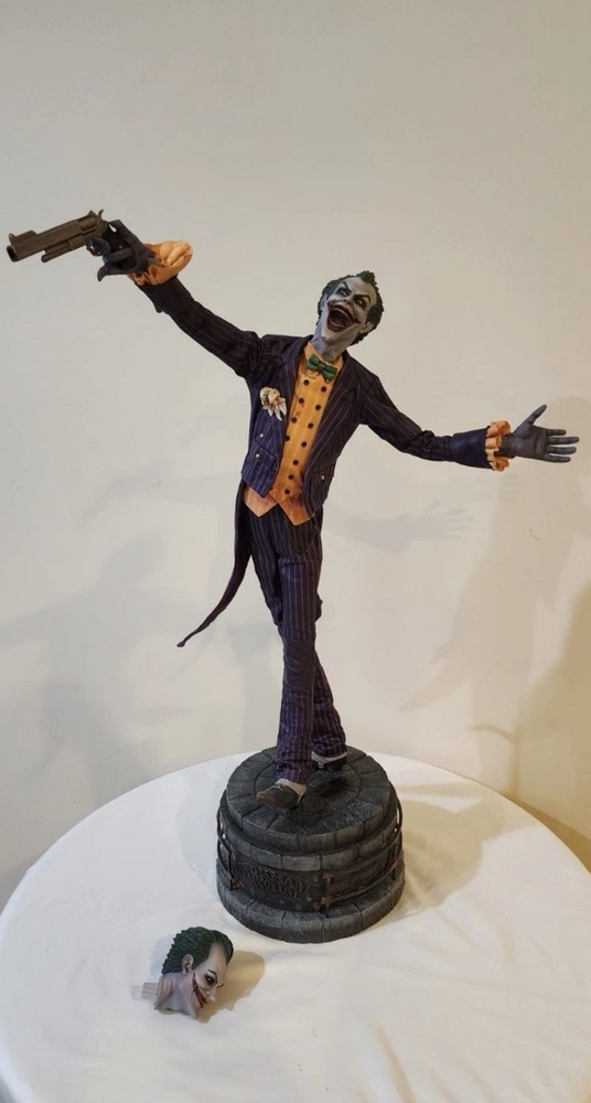 Batman Arkham Asylum Joker 1/4 Sideshow Statue