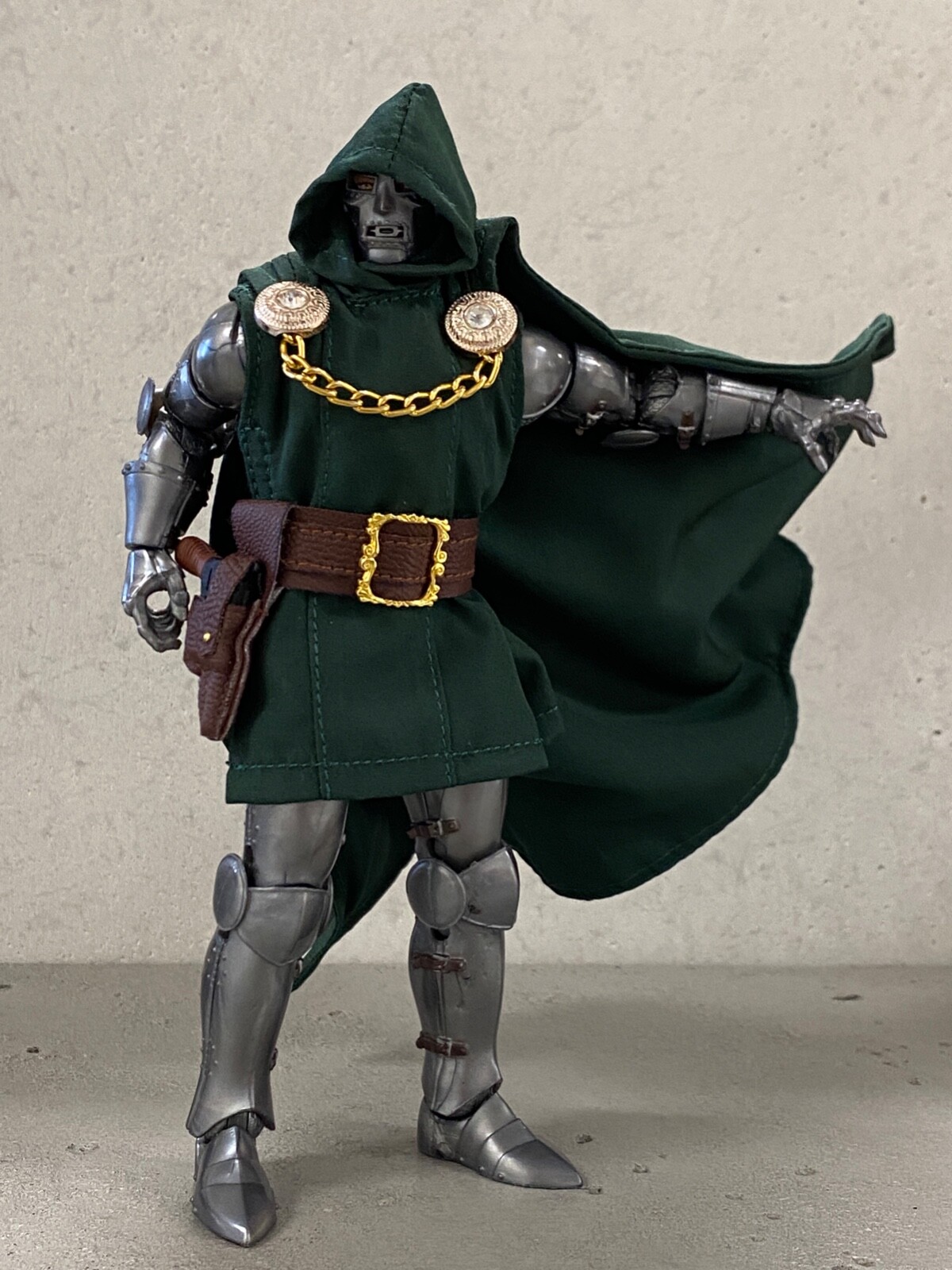 PB-DRDM-SET: Green Deluxe Outfit Set for Marvel Legends Dr. Doom (No Figure)