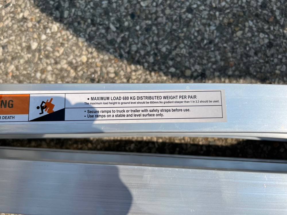 FOLDABLE MOTORCYCLE LOADING RAMP 750 lbs capacity