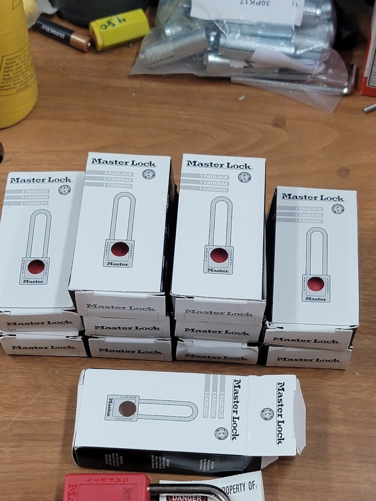 Master Lock 410KARED 11 Pack, Keyed Alike With 2 Control Keys For Set.