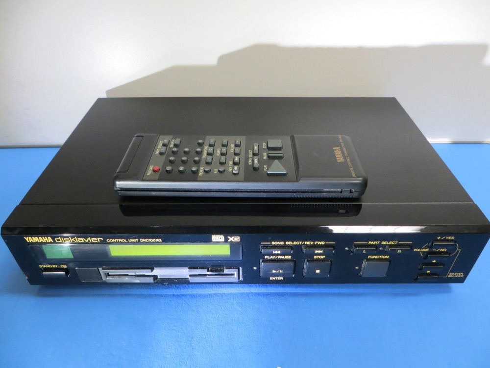 Yamaha Disklavier DKC100XG  Control Module  With  Remote & Mounting Bracket