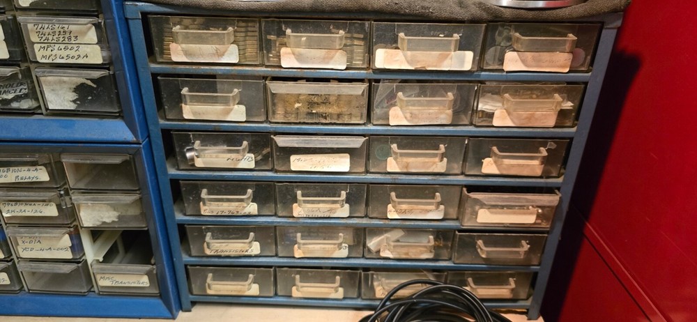 Slot machine test set for electrical operations