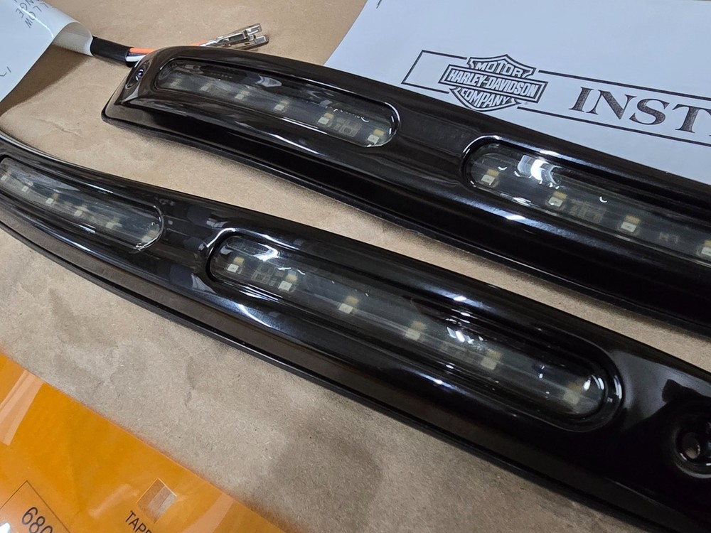 Electra Glo illuminated fairing trim-black
