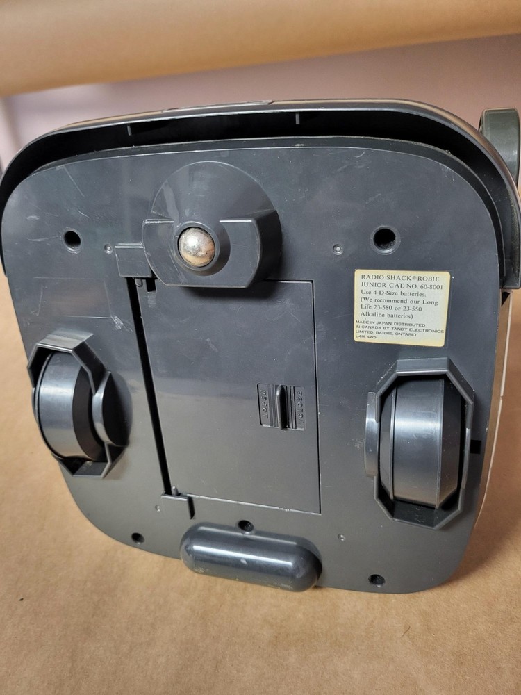 Radio Shack Robie Junior Remote Command Intelligent Robot * Defective *