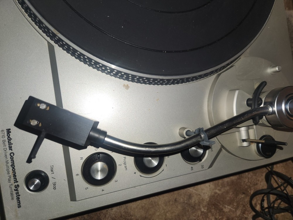 MCS Series Turntable (Modular Component Systems) Model 6710 Belt Drive. Technic