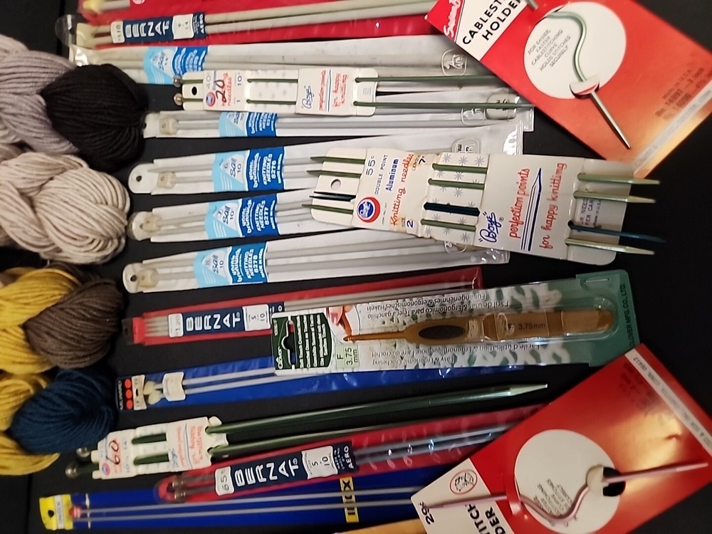 Knitting Needle Bundle With Yarnspirations Yarn