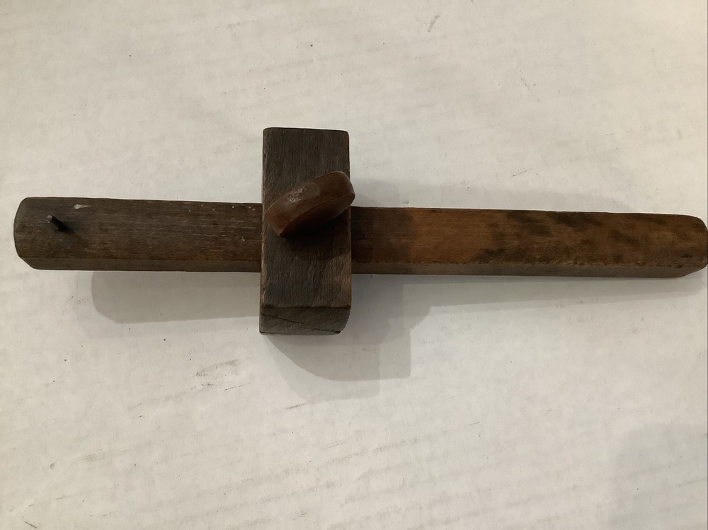 VINTAGE WOODEN TOOL MARKING LINES