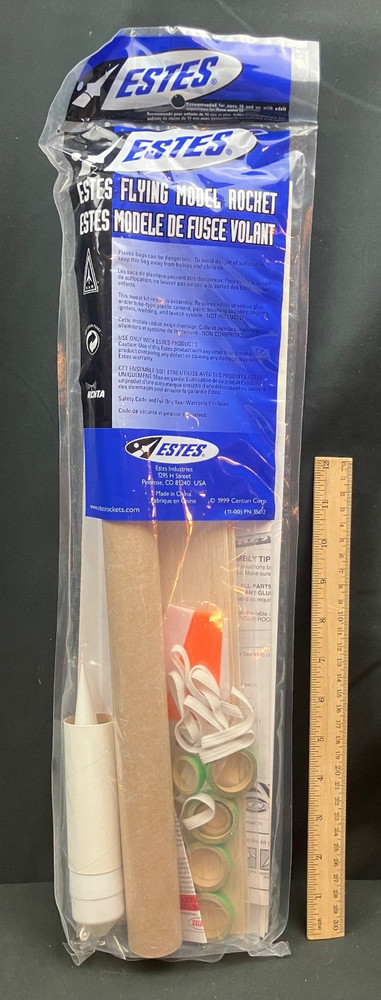 ESTES CC EXPRESS D-POWER 2-STAGE FLYING MODEL ROCKET KIT #1302, SEALED, MINT!!