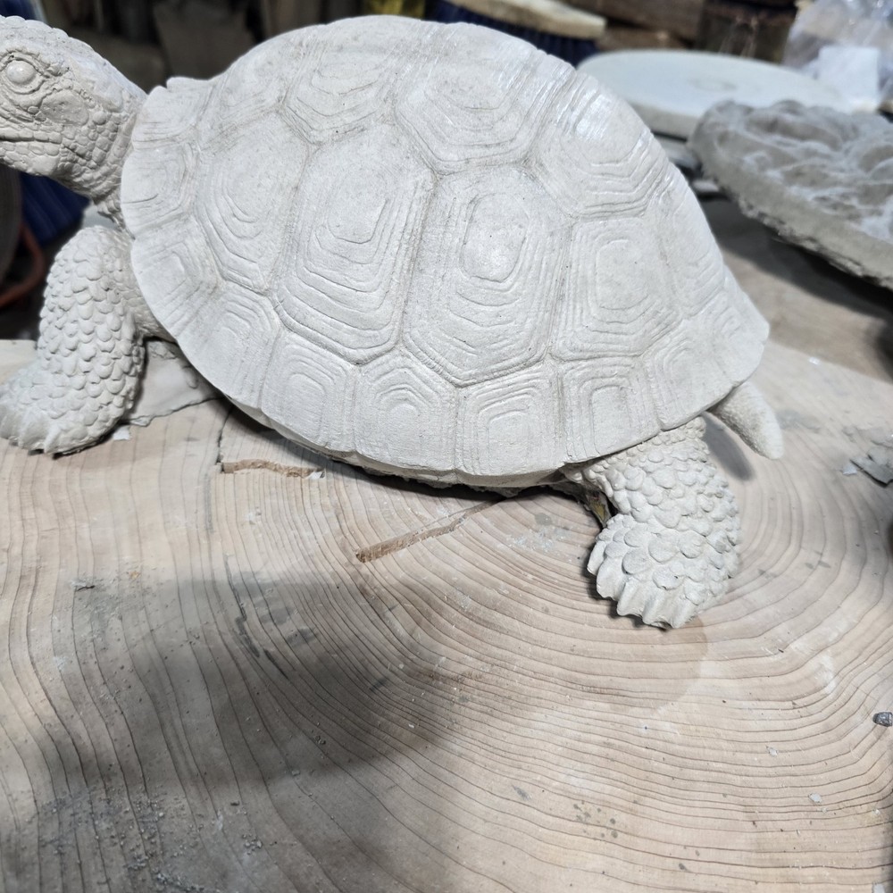 Handade Cement Turtle