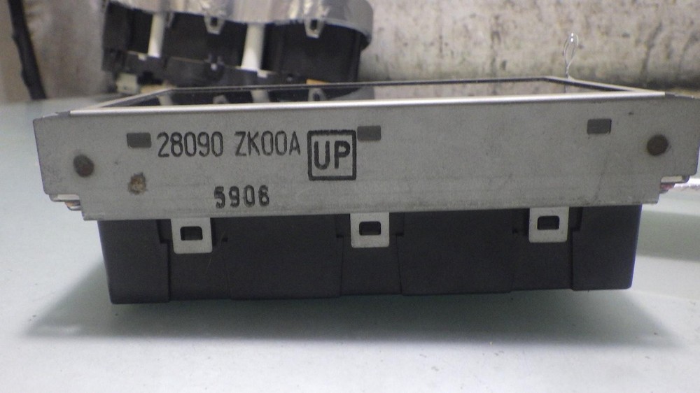 06 NISSAN MAXIMA Info Screen 28090ZK00A