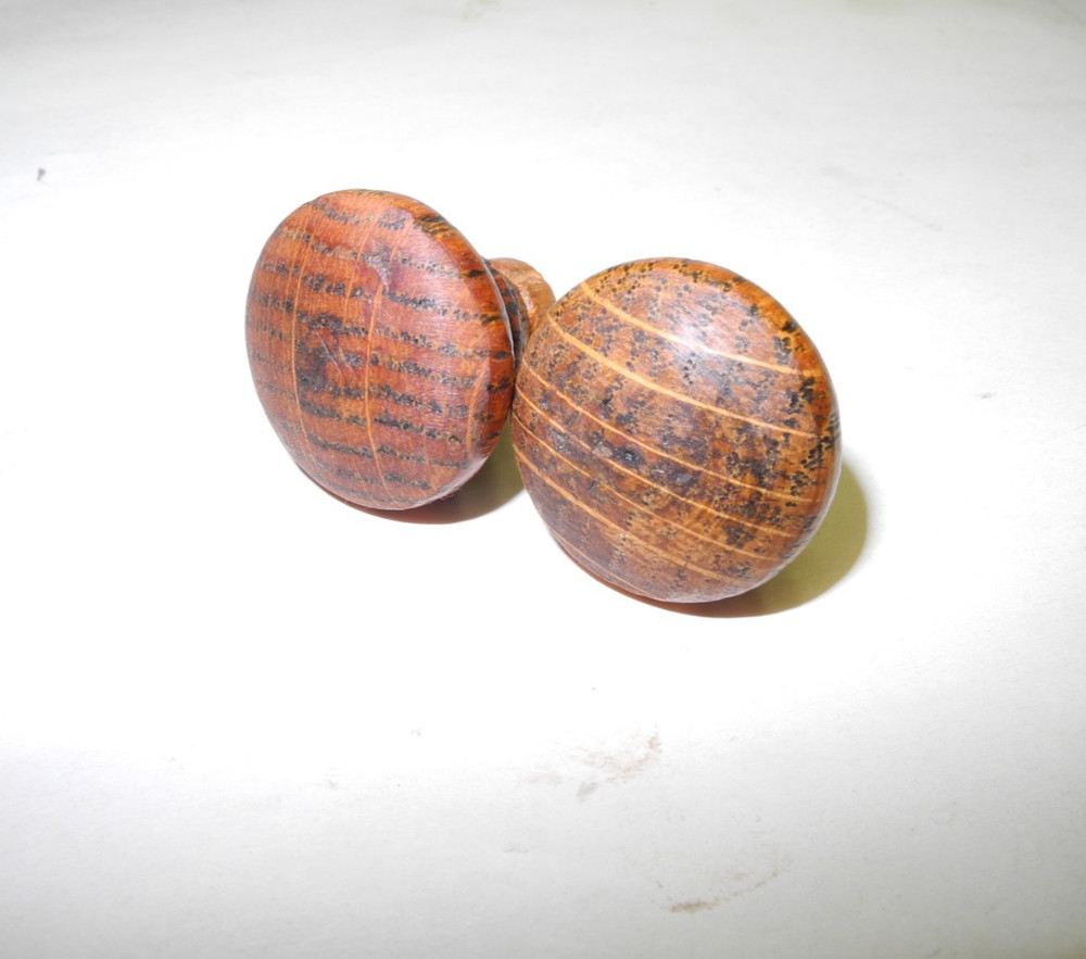 VINTAGE SINGER TREADLE SEWING MACHINE 2 PIECE SET OAK DRAWER KNOBS, LIGHT FINISH